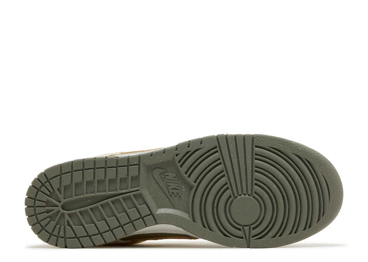 Nike Dunk Low Light Bone Dark Stucco (W)