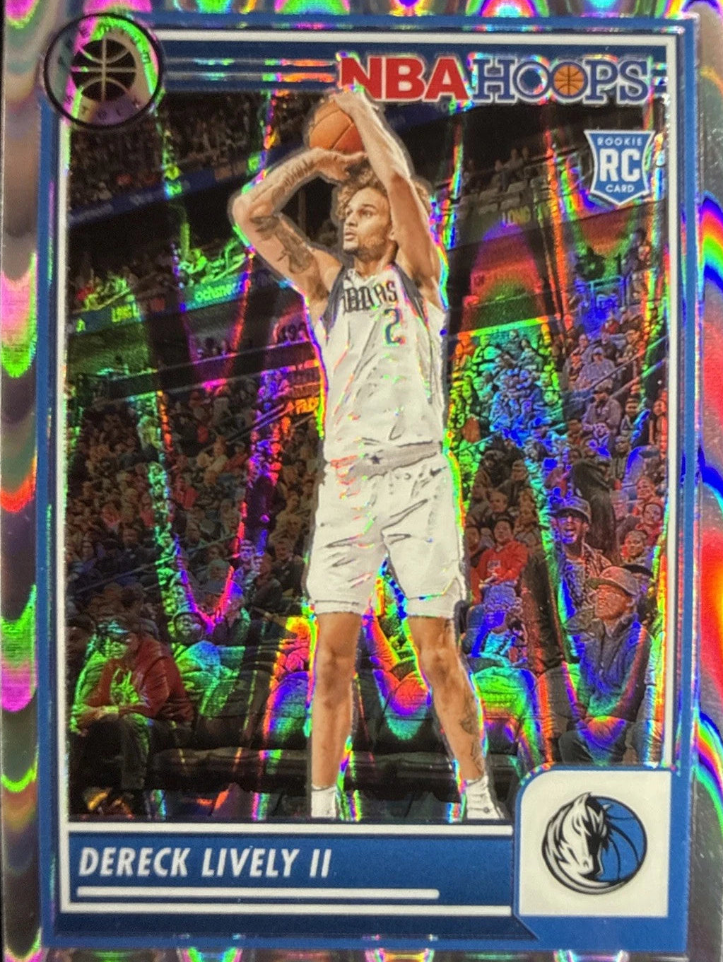 2023-24 Panini NBA Hoops Premium Stock Dereck Lively II SEISMIC PRIZM ROOKIE